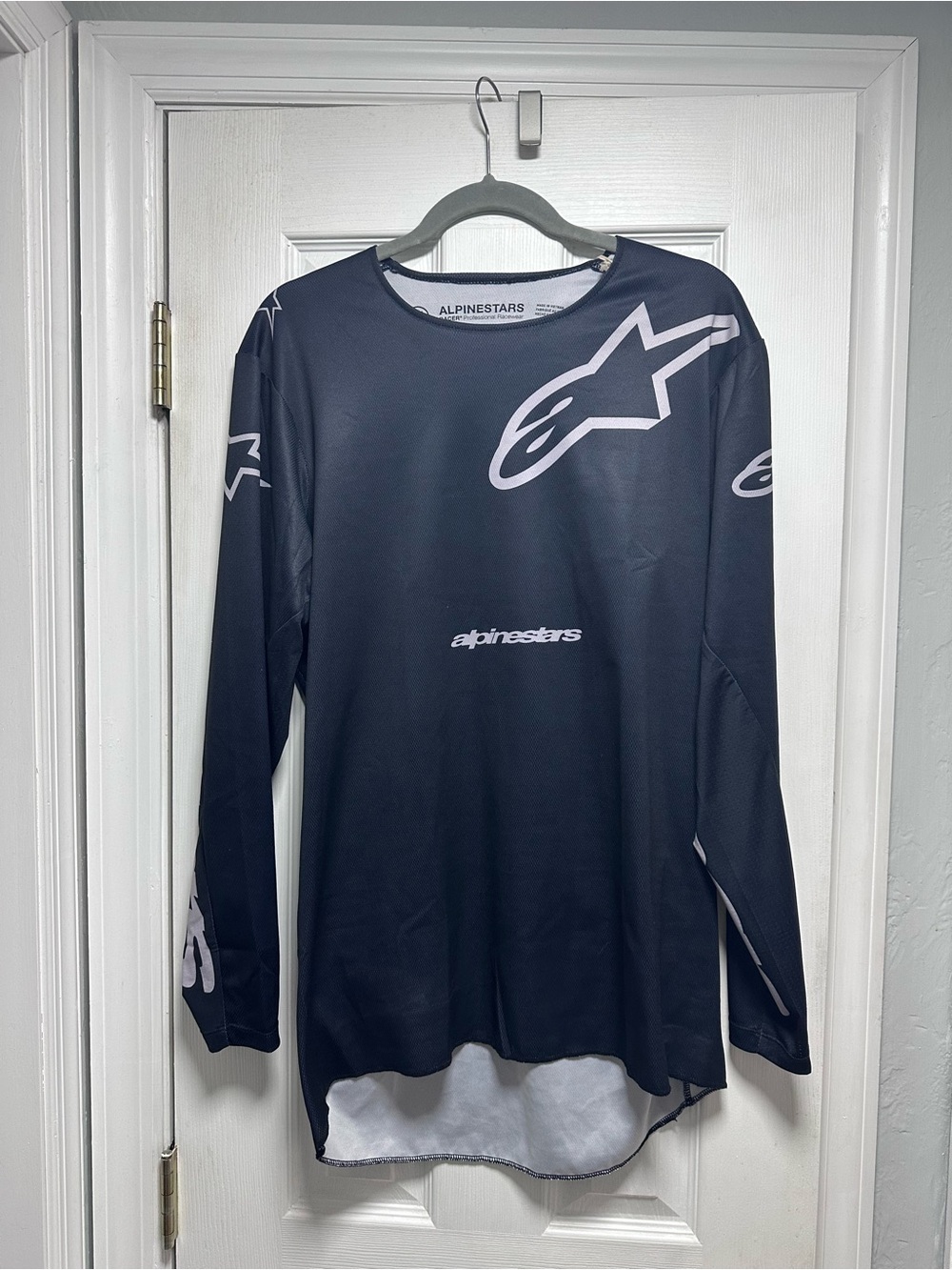 Alpinestars Men’s Black and White Long Sleeve Graphic Shirt